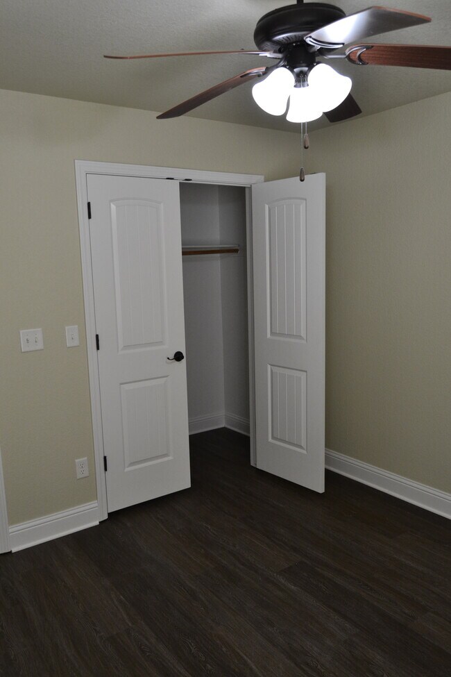 Building Photo - 1700 Been Rd