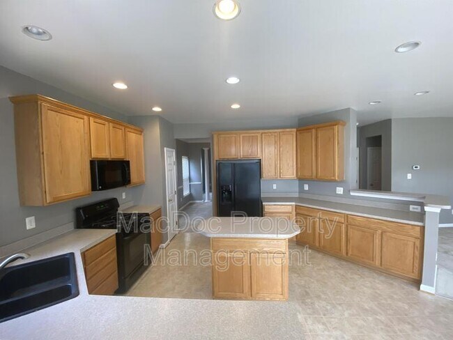 Building Photo - 5619 Joshua Tree Cir