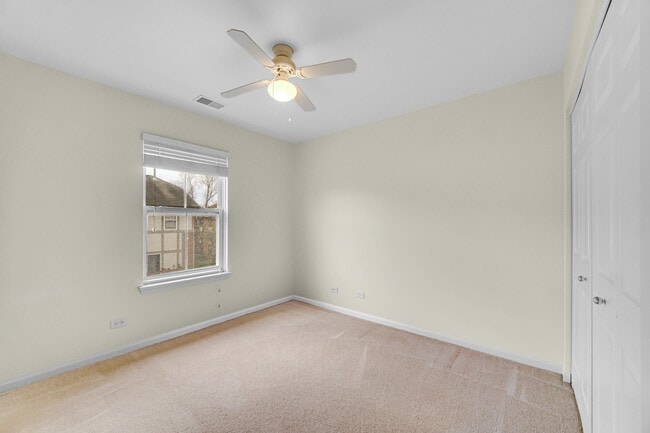 Building Photo - 1114 N Claremont Dr