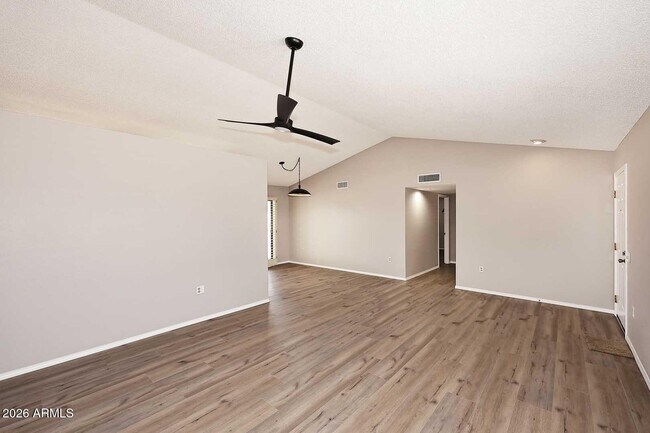 Building Photo - 17218 N Desert Glen Dr