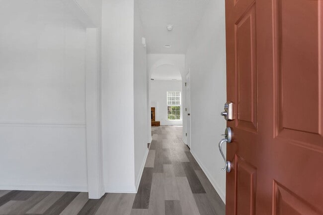 Building Photo - 3 bedroom 2.5 bath townhome in Carriage Square @ Morgan Pines