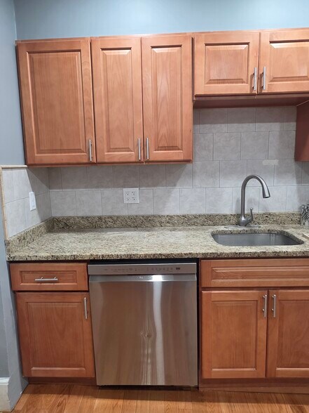 Building Photo - 18 Mascot St