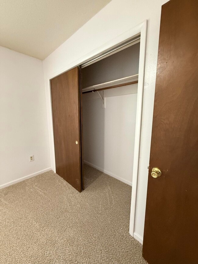 Building Photo - 17 Magnolia Ave SE