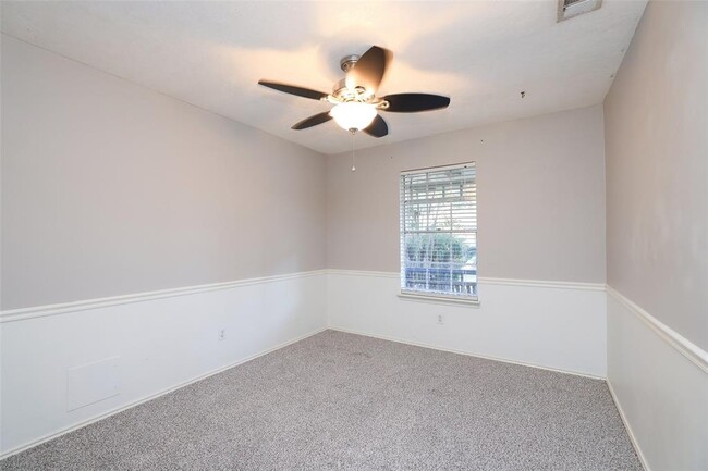Building Photo - 9130 Kirkleigh Ln