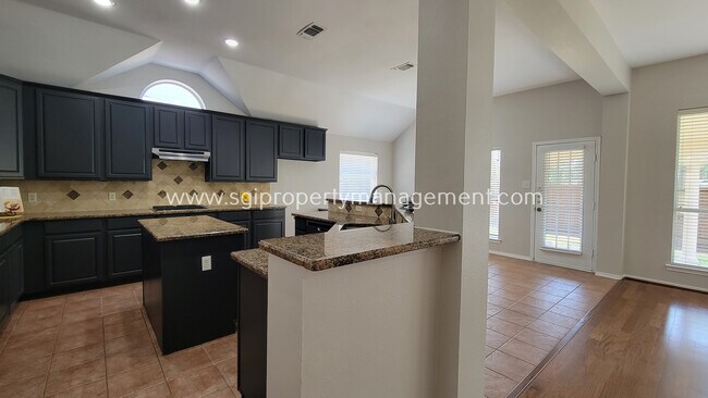 Building Photo - 1403 Lighthouse Ln