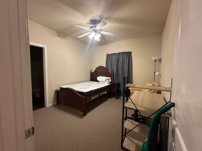 Building Photo - 1418 S 10th St