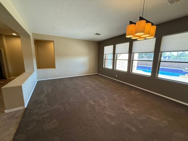 Building Photo - Beautiful 6 Bedroom - 4 Bath w/Private Pool & Basement - Chandler