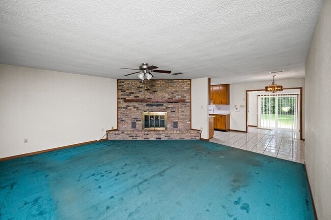 Building Photo - 18050 Steele Dr