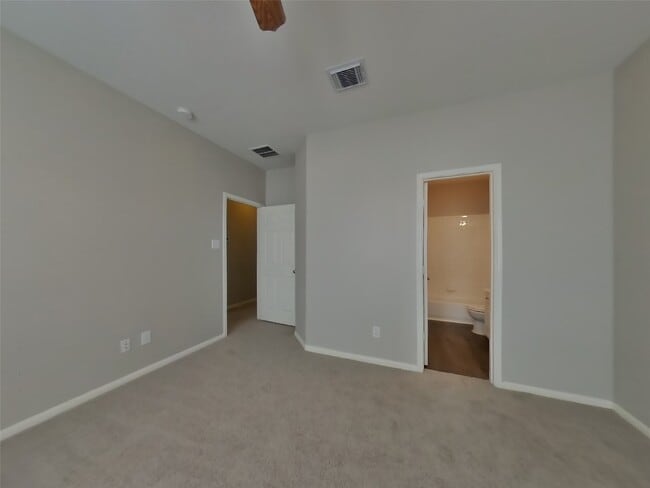 Building Photo - 3963 Mossy Spring Ln