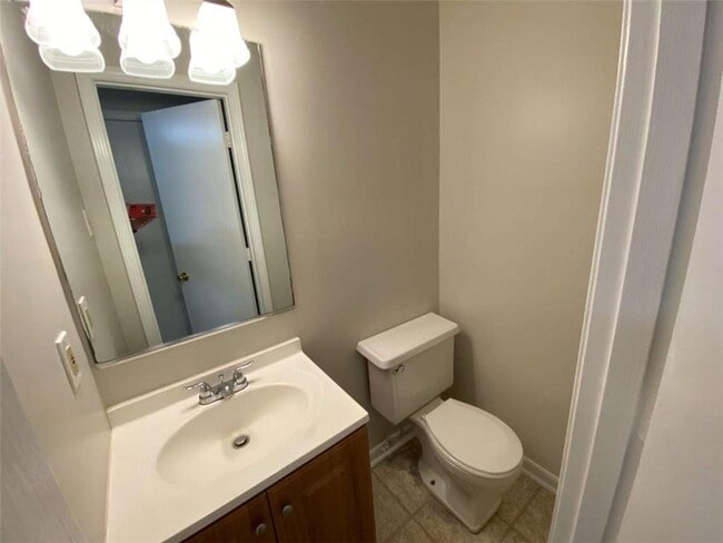 Building Photo - 379 Mimosa Dr