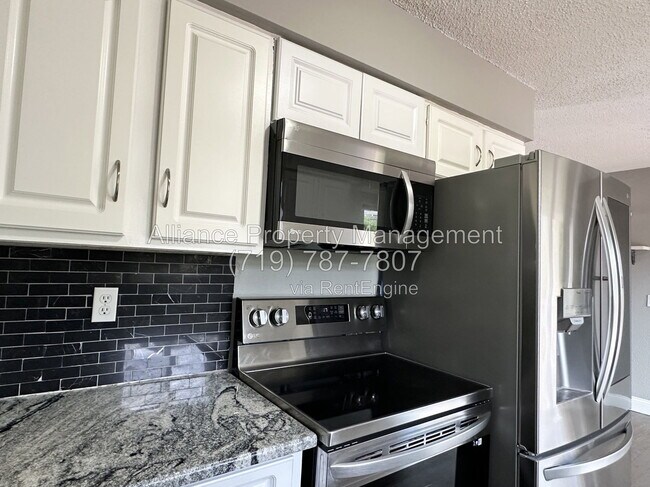 Building Photo - 1250 Chiricahua Dr
