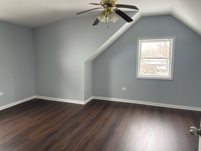 Building Photo - 9129 S Chappel Ave