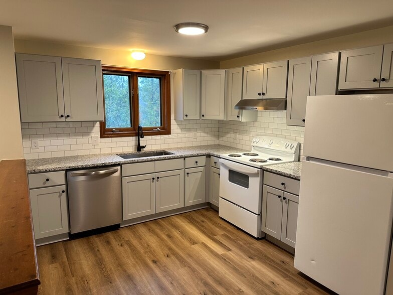 Primary Photo - 1478 Stafford Rd