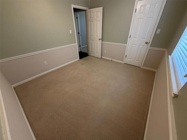 Building Photo - 8413 Sea Ash Cir