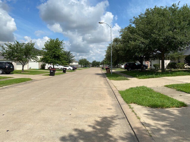 Building Photo - 6710 Hayman Dr