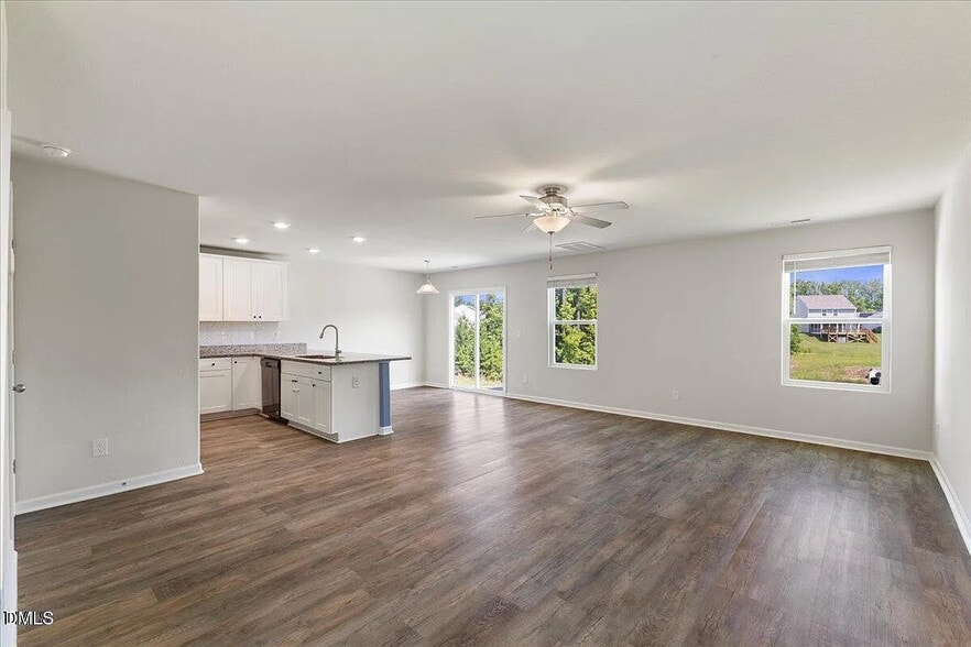 Building Photo - Room in House on Alderman Way