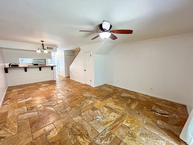 Building Photo - Pickwick Park #805 - Pet Friendly!