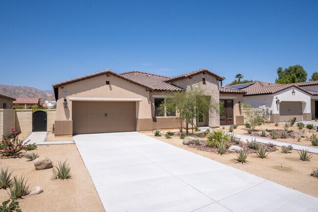 Building Photo - 57535 Cherrywood Pl