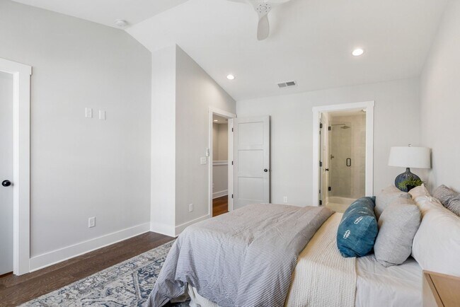 Building Photo - 618 Croley Dr