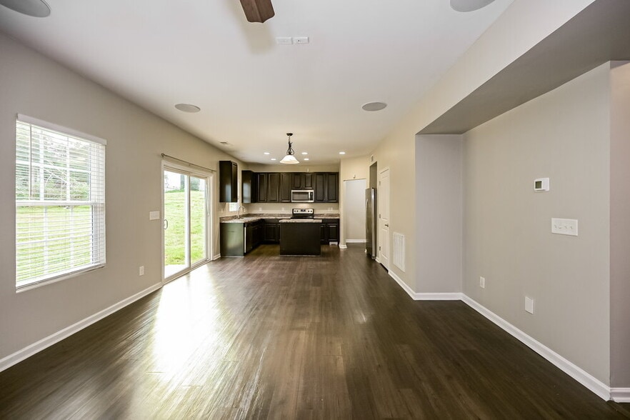 Building Photo - 4004 Alicia Ln
