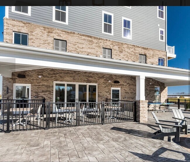 Building Photo - 4 Bed/3 Bath Luxurious Townhome in Chester...