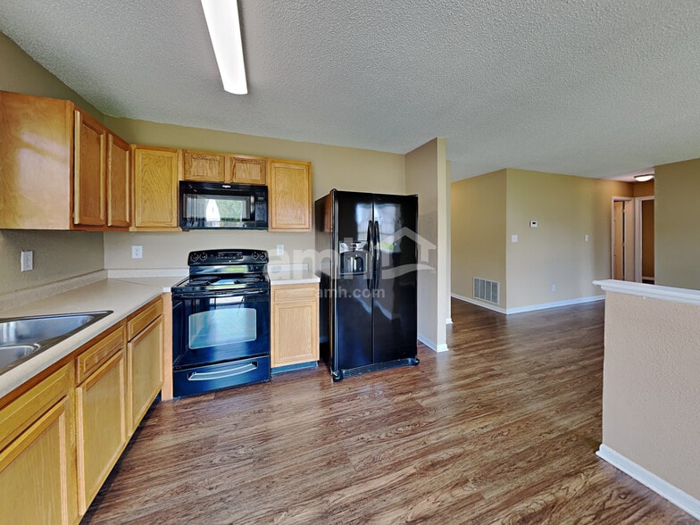 Building Photo - 1428 Blue Brook Way