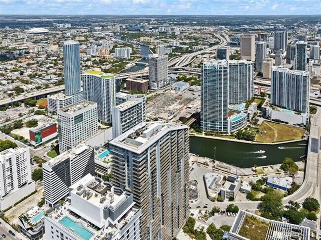 Building Photo - 88 SW 7th St