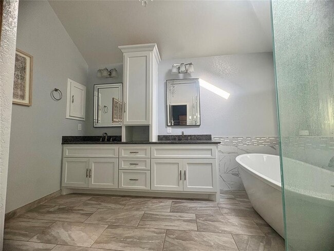 Building Photo - 3717 Barwick Dr