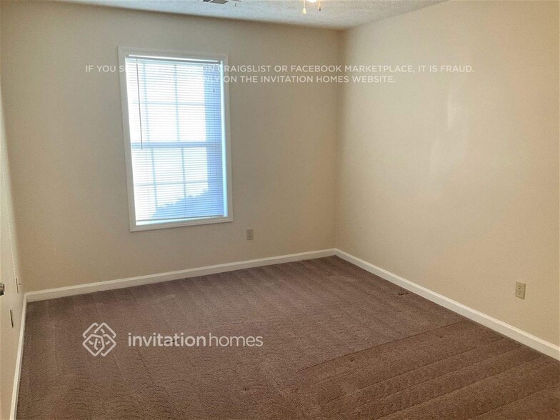 Building Photo - 4004 Daylily Way