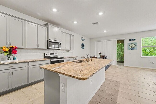 Building Photo - 3221 Living Coral Dr