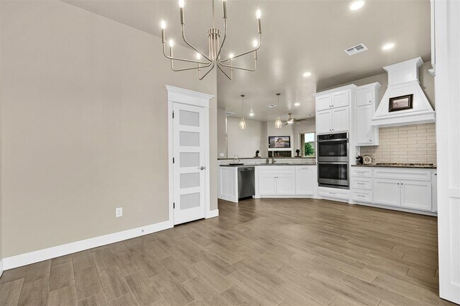Building Photo - 2608 SW 68th St