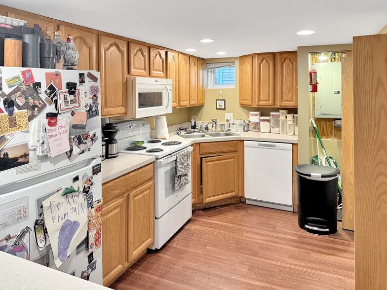 Building Photo - 1118 9th Ave N