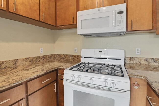 Building Photo - 22311 Overlake Loop SE