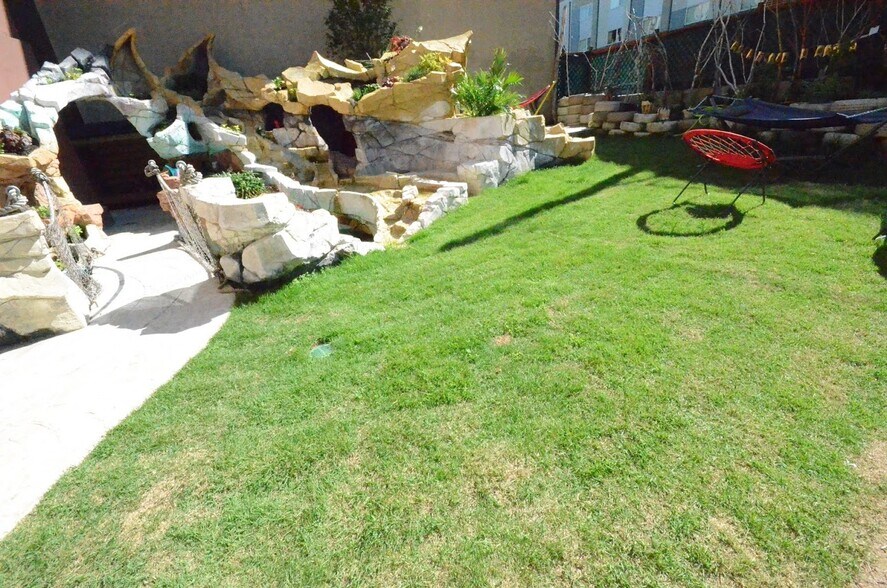 Building Photo - 1169 Hope St