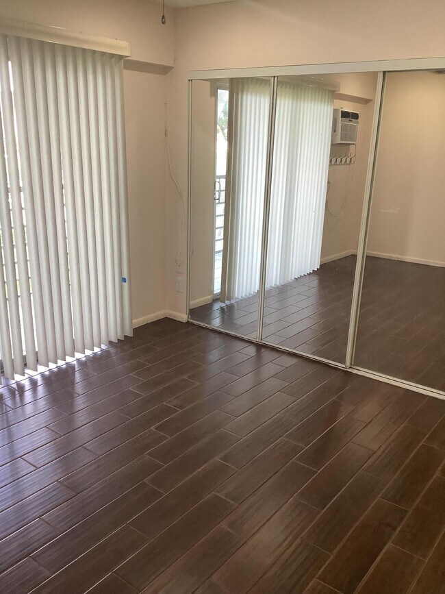 Building Photo - 119 Fanshaw C