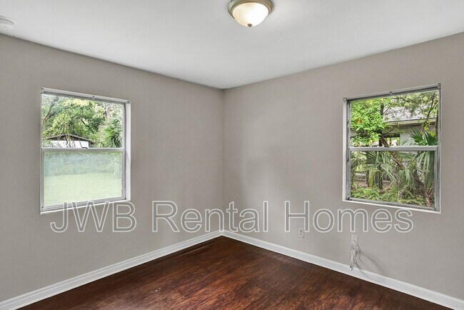 Building Photo - 3511 Rockwood Dr