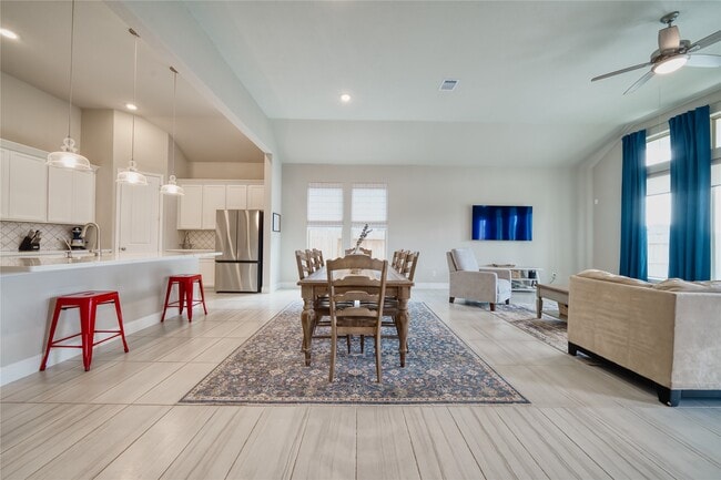 Building Photo - 2232 Clements Shore Ln