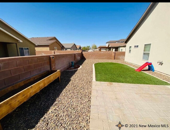 Building Photo - 1813 Amber Dr