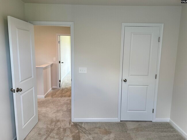 Building Photo - 3032 Blue Brook Ln