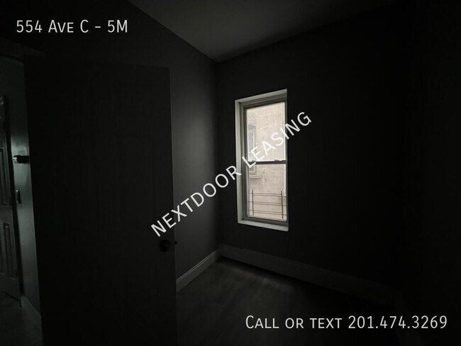 Building Photo - 554 Avenue C