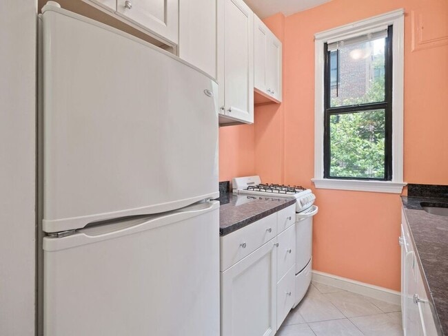 Building Photo - 2515 K St NW