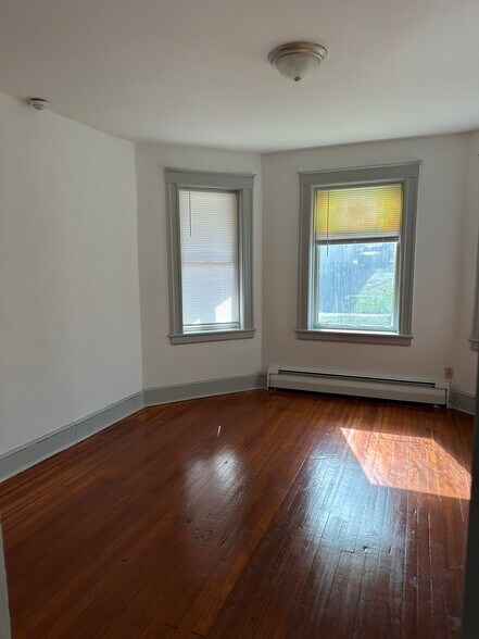 Building Photo - 37 Lyman St