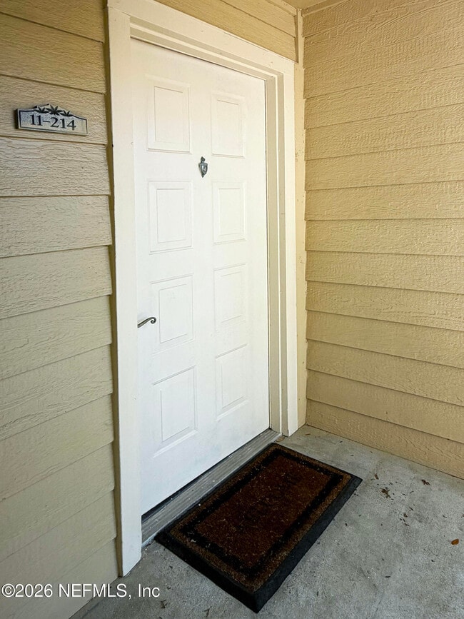 Building Photo - 11-11 Arbor Club Dr