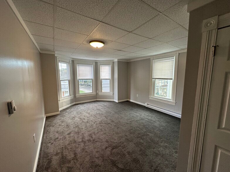 Living rm view 3 - 18 W North St