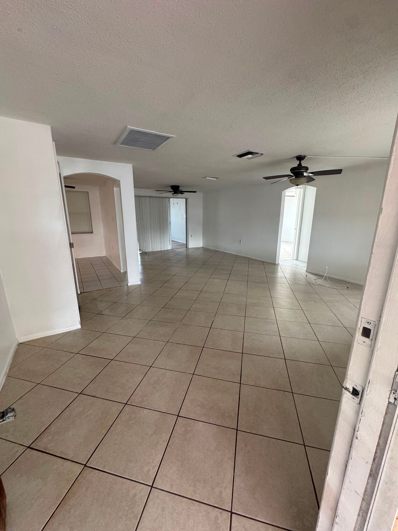 Building Photo - 7725 Bloomfield Dr
