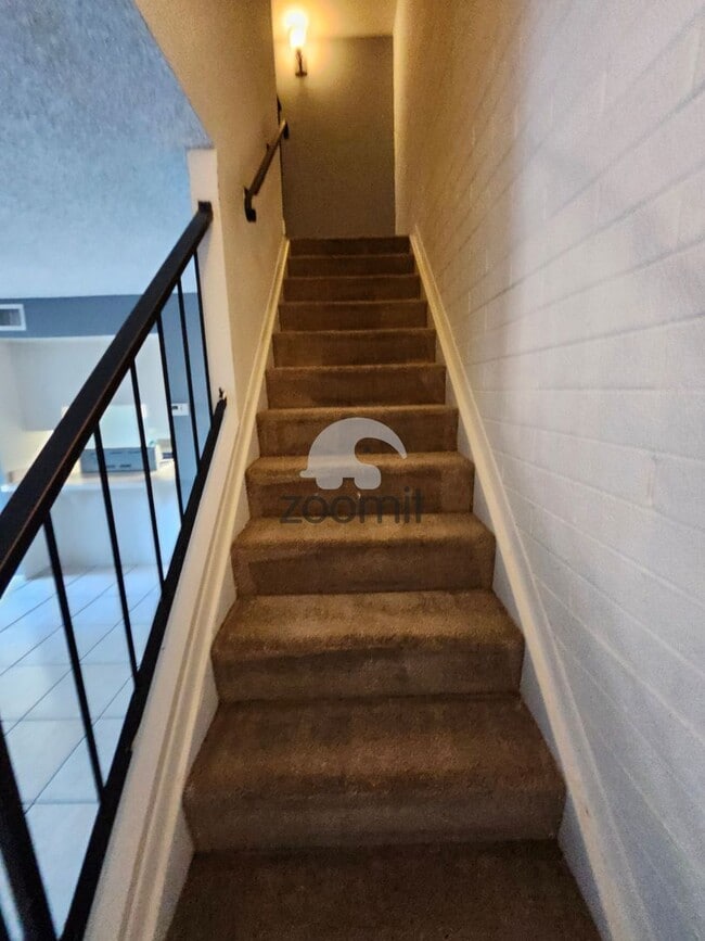 Building Photo - 4264 N 68th Dr