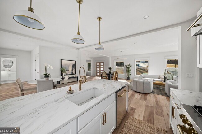 Building Photo - 3784 Pine Needle Dr NW