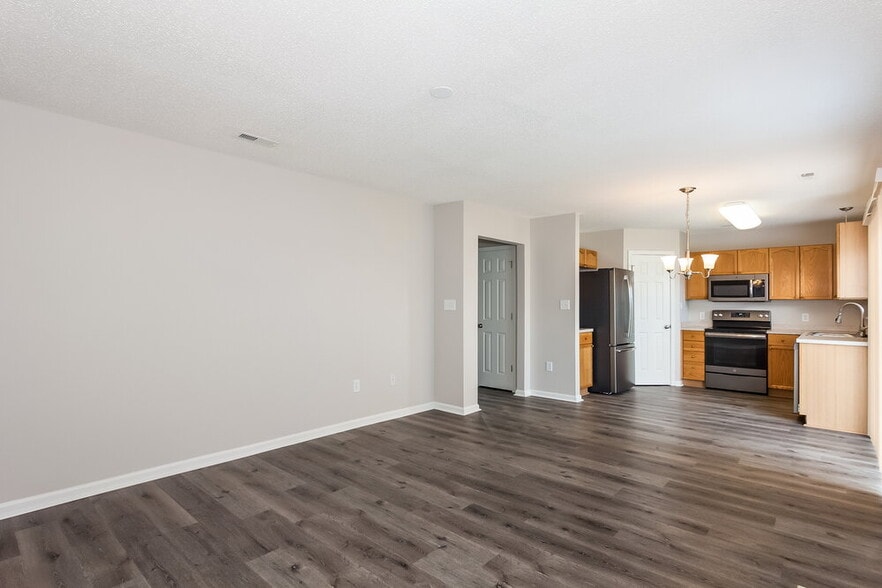 Building Photo - 3630 Chepstow Ct