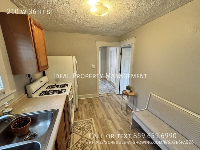 Building Photo - 210 W 36th St
