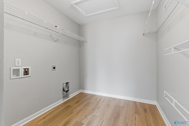 Building Photo - 29889 Glenrose Way